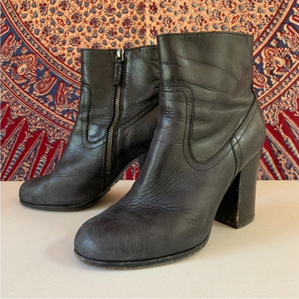 Frye Parker Heeled Leather Short Boots Black Size 7.5